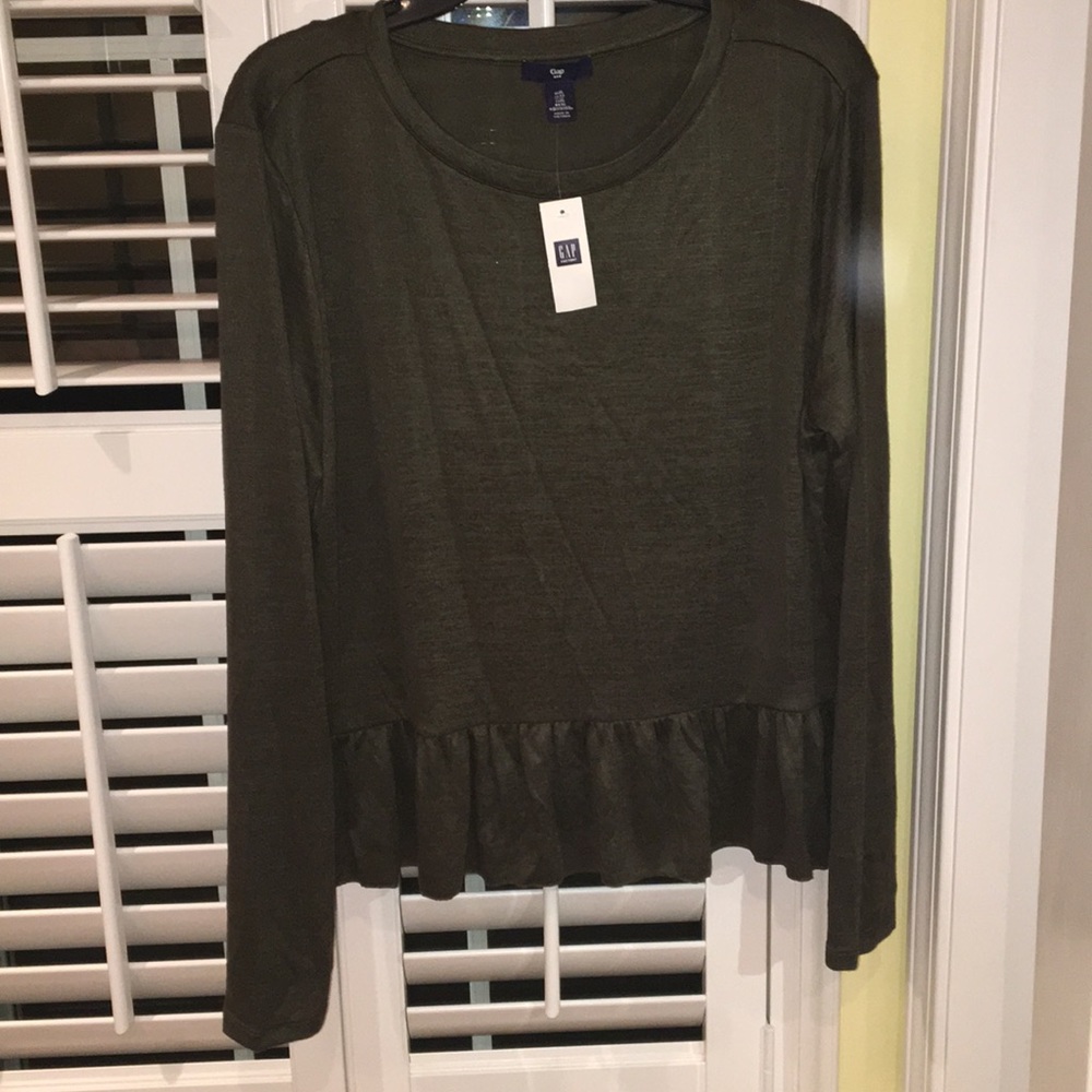 NWT GAP ruffle long sleeve
